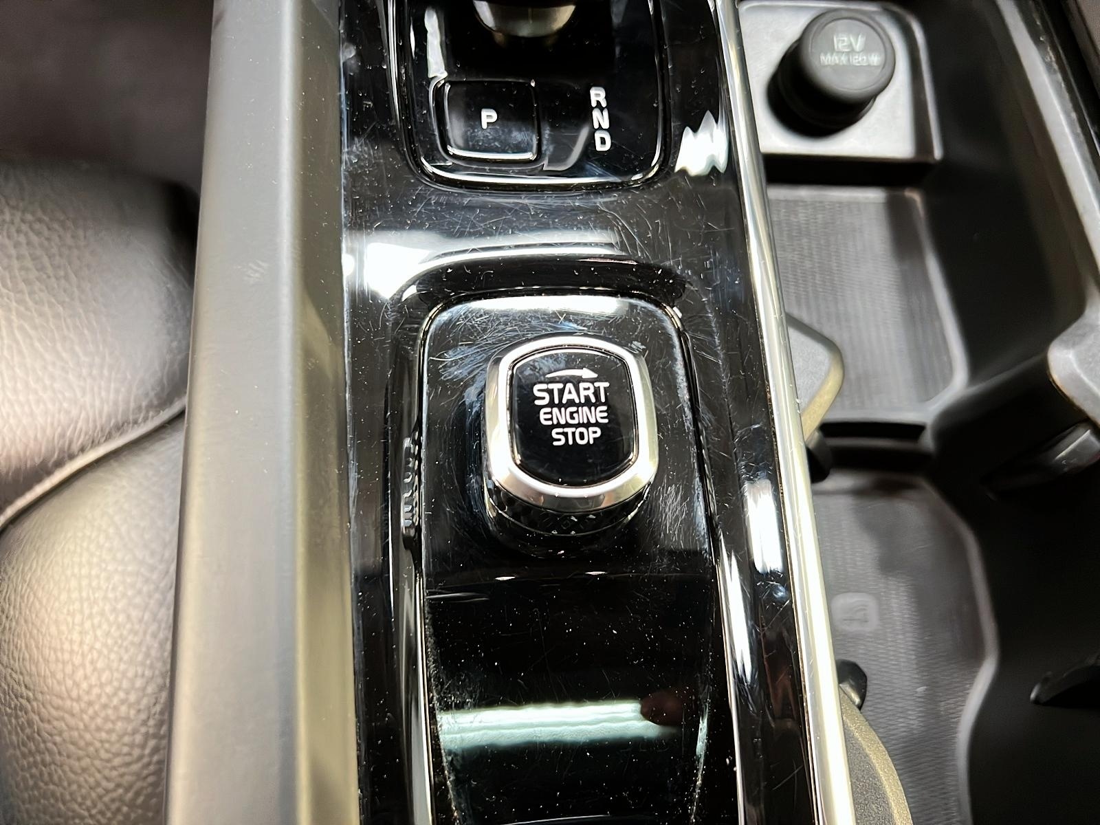 Volvo XC60 B5 PLUS DARK CUIR TOIT PANO NAV 4RM 2024 - image #10