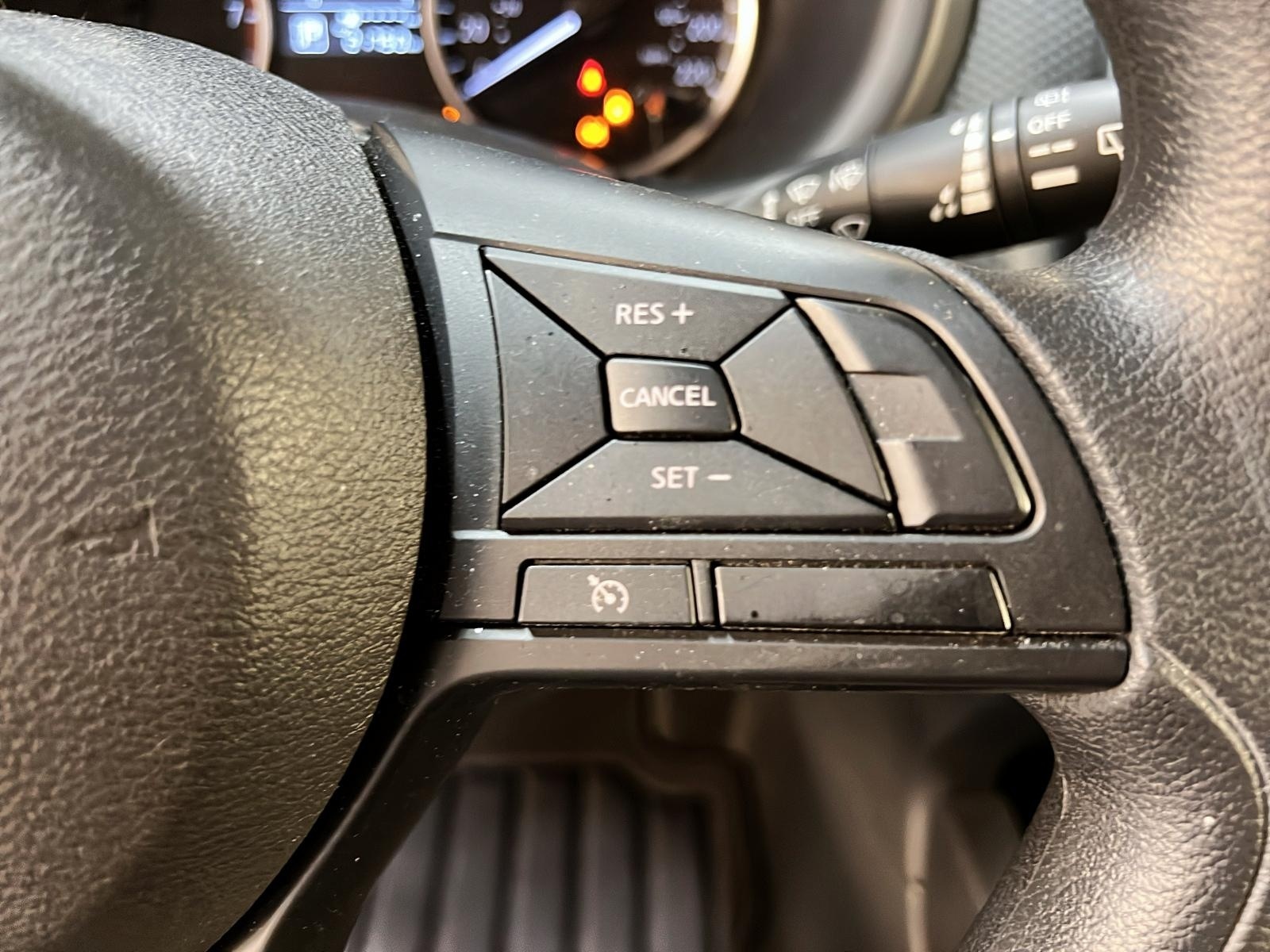 Nissan Kicks S 2023 - image #18
