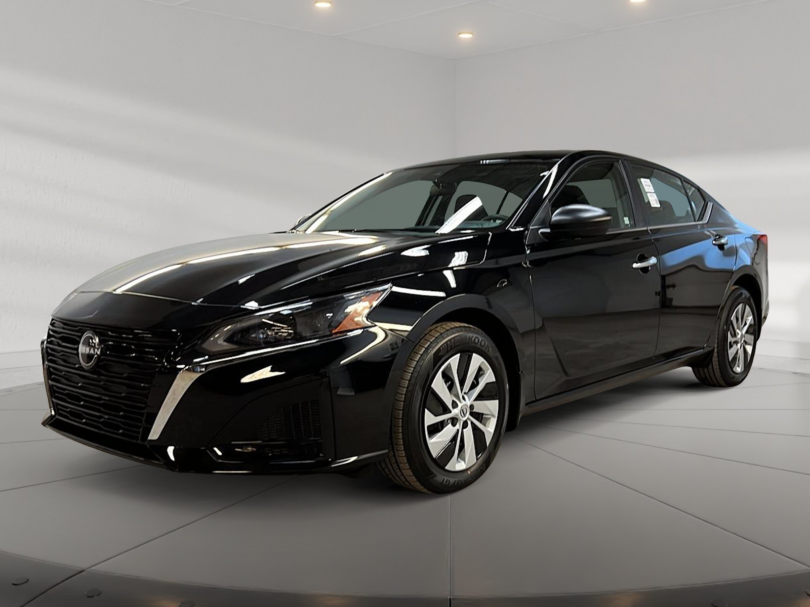 Nissan Altima 2024 - Image #1