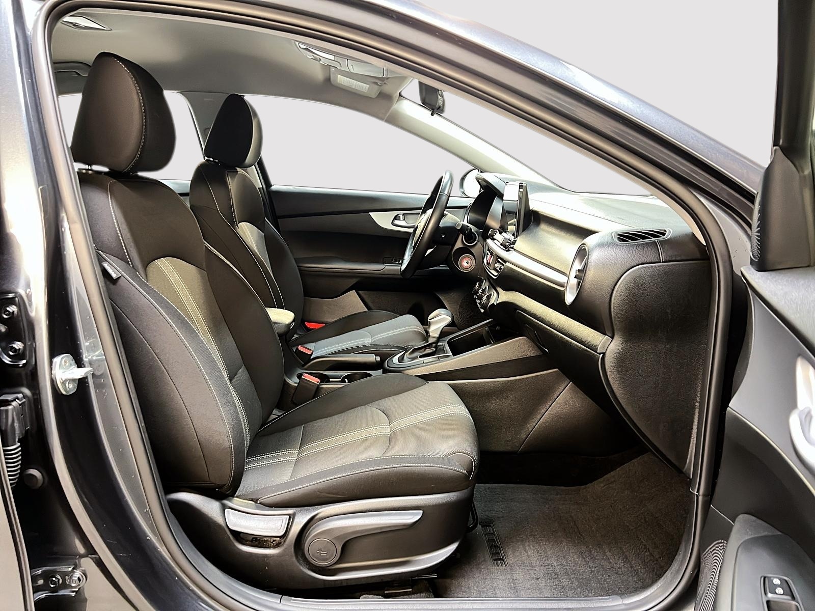 Kia Forte LX 2023 - image #8