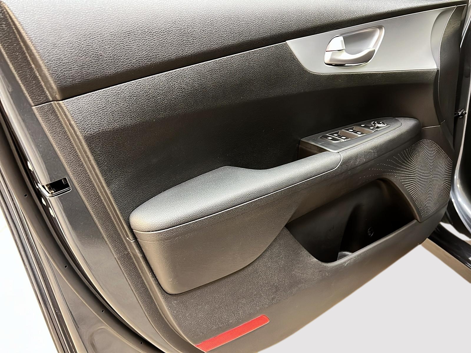 Kia Forte LX 2023 - image #21