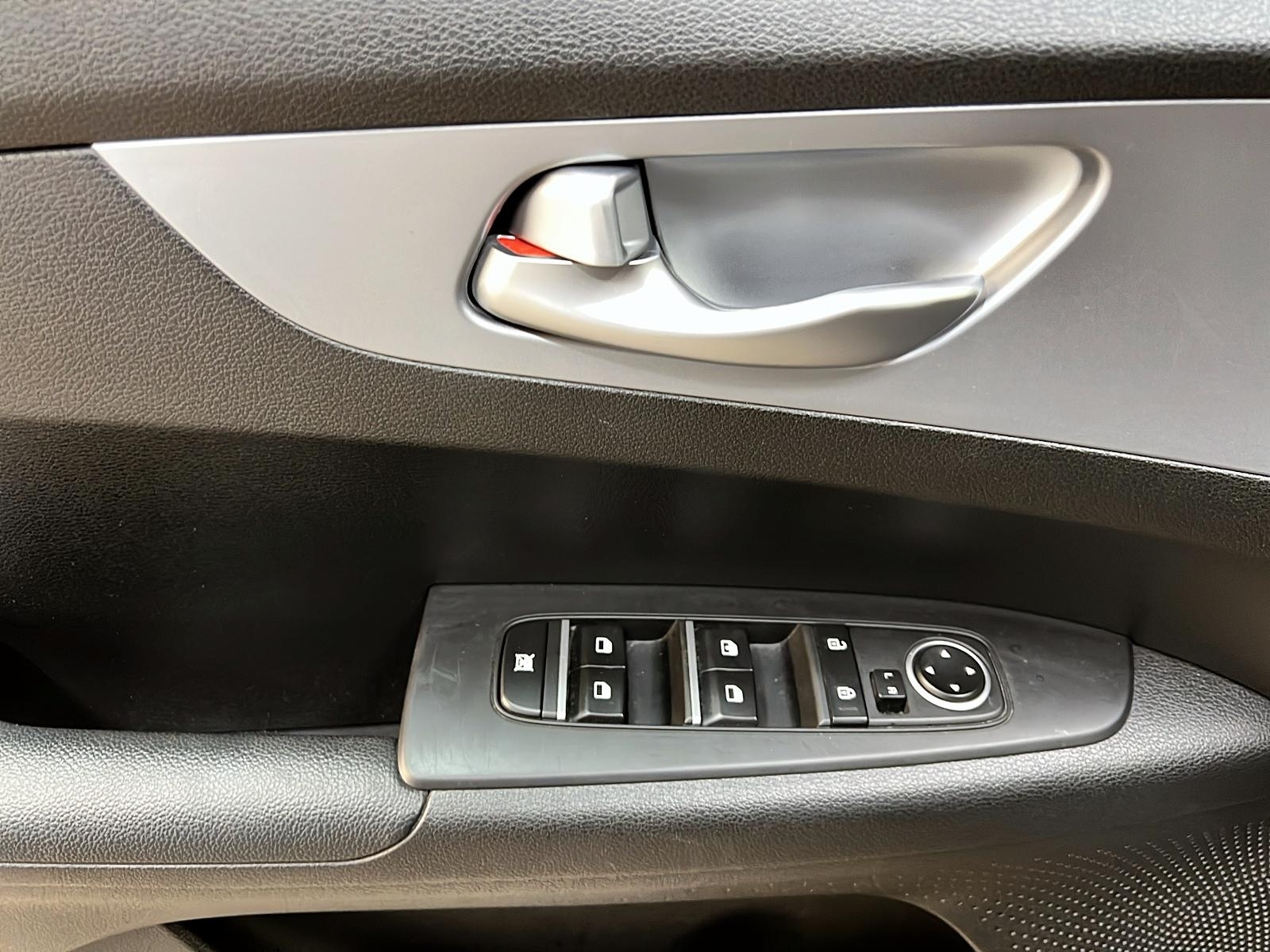 Kia Forte 2023 - Image #20