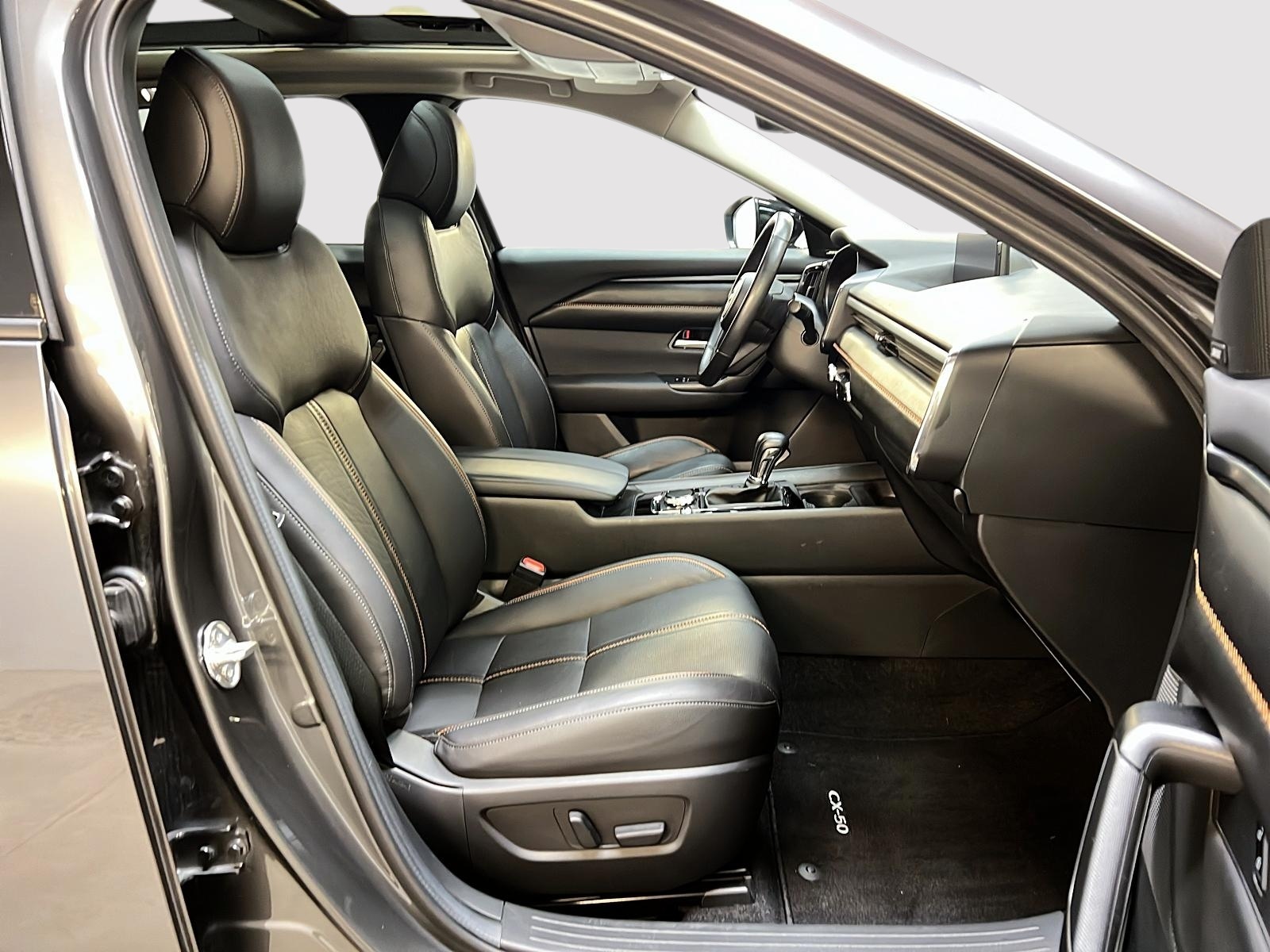 Mazda CX-50 GT CUIR TOIT PANO NAV 4RM 2024 - image #8