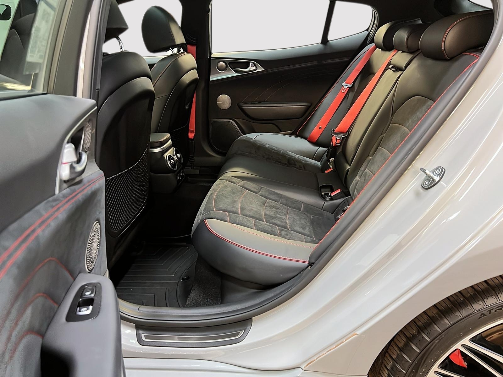 Kia Stinger GT ELITE TOIT NAV 3.3T 4RM 2023 - image #9