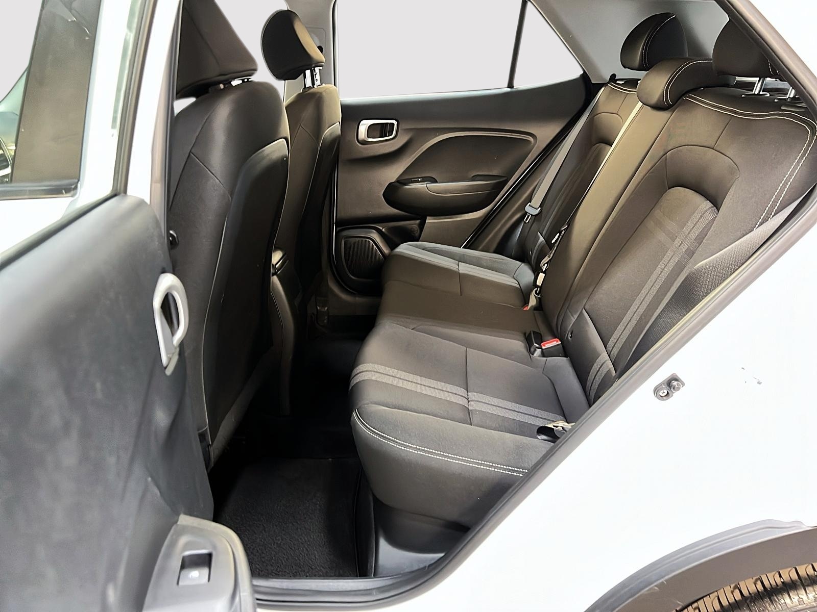 Hyundai Venue PREFERRED 2023 - image #9