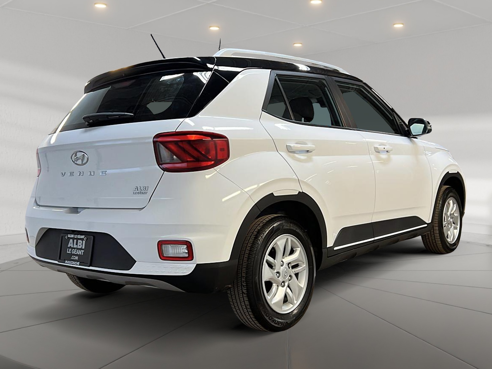 Hyundai Venue PREFERRED 2023 - image #4