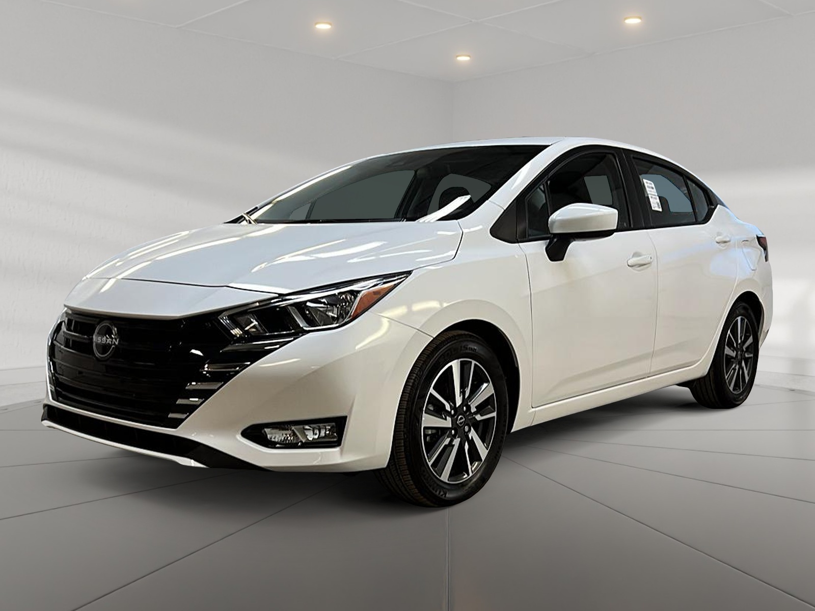 Nissan Versa 2024 - Image #1