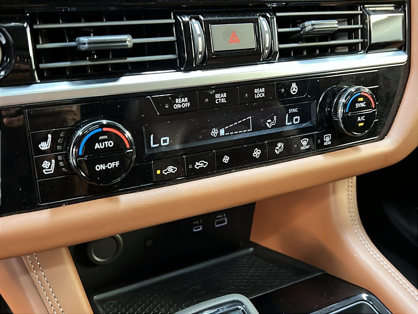 Nissan Pathfinder PLATINUM CUIR TOIT PANO NAV 4RM 2024 - image #18