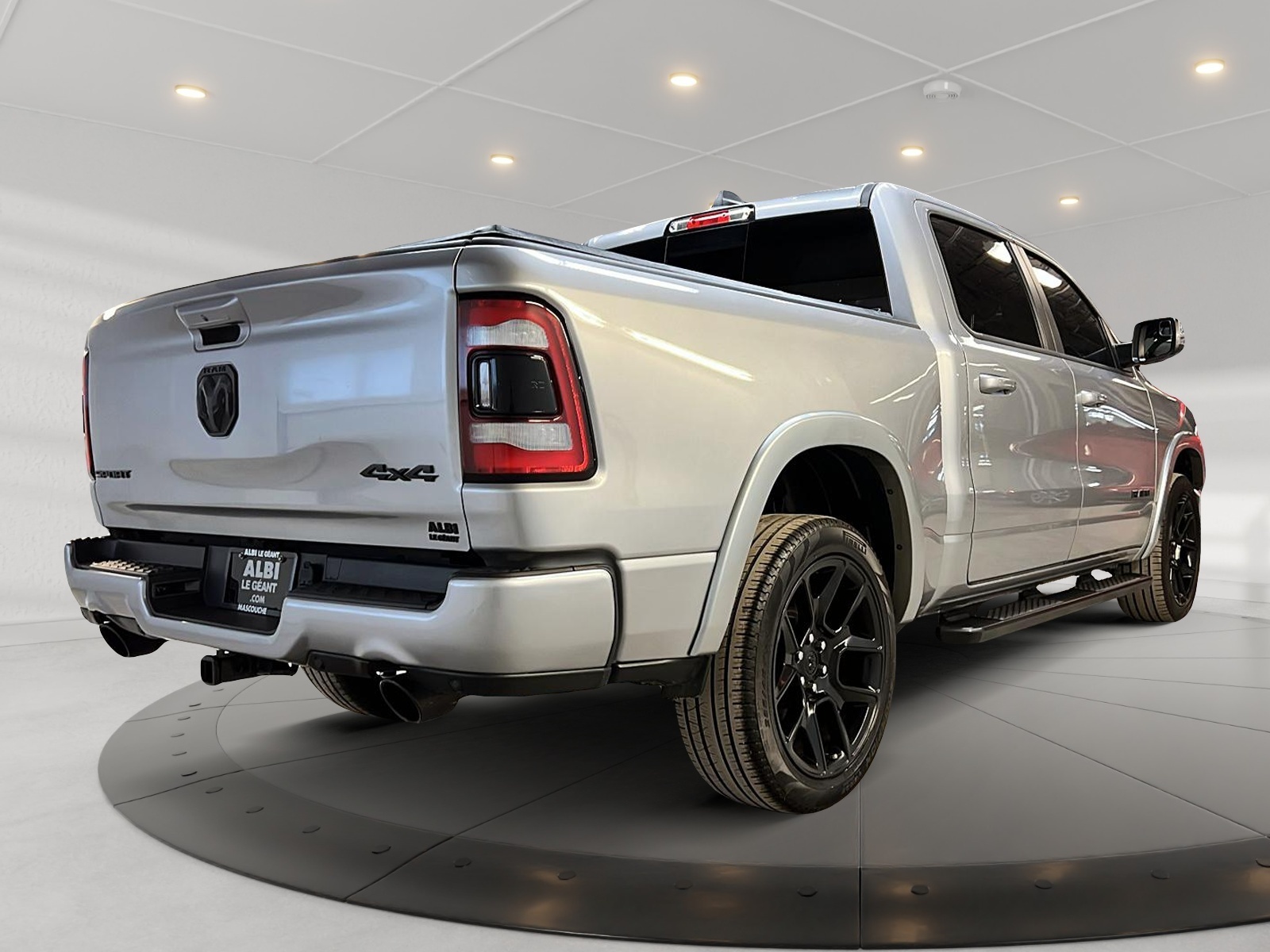 RAM 1500 SPORT 5.7 HEMI CREW CAB NAV 4X4 2023 - image #4