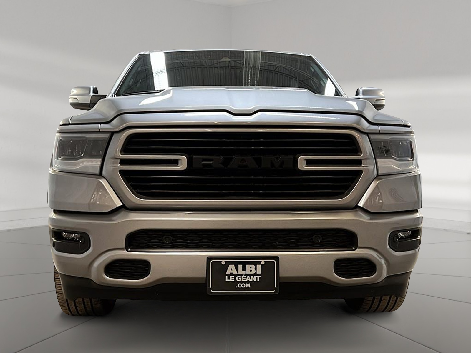 RAM 1500 SPORT 5.7 HEMI eTORQUE CREW CAB NAV 4X4 2023 - image #2