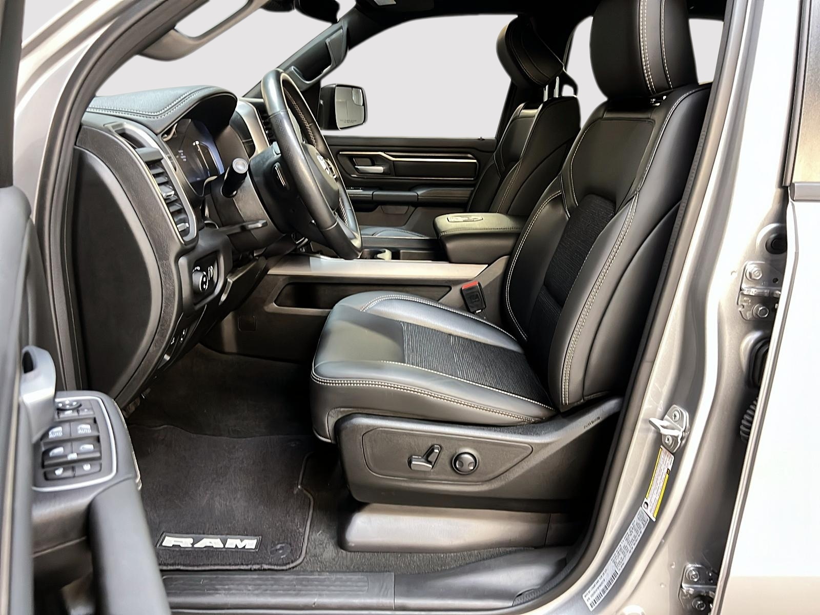 RAM 1500 SPORT 5.7 HEMI CREW CAB NAV 4X4 2023 - image #7
