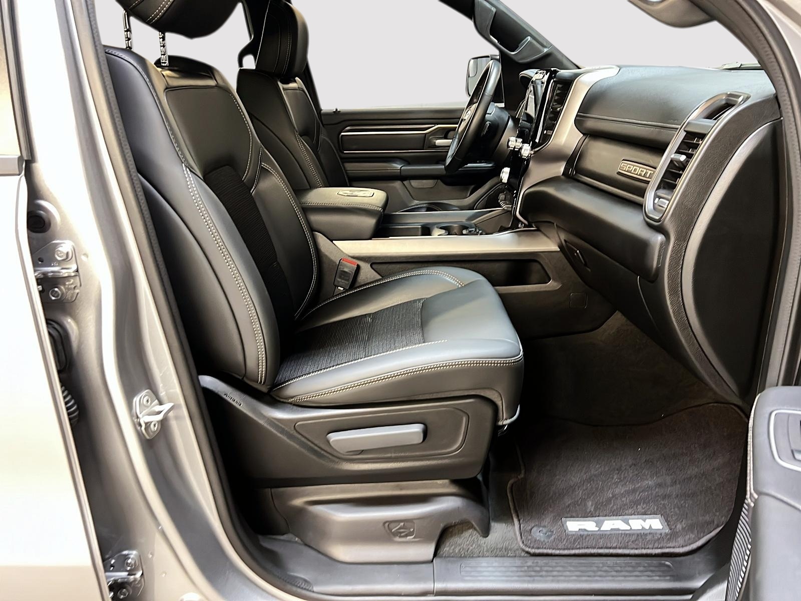 RAM 1500 SPORT 5.7 HEMI CREW CAB NAV 4X4 2023 - image #8