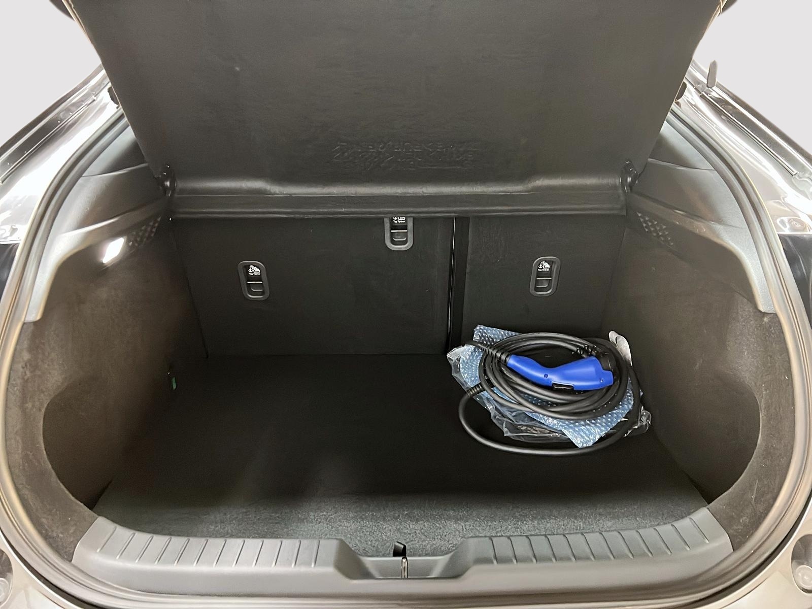 Mazda MX-30 GS 2023 - image #12