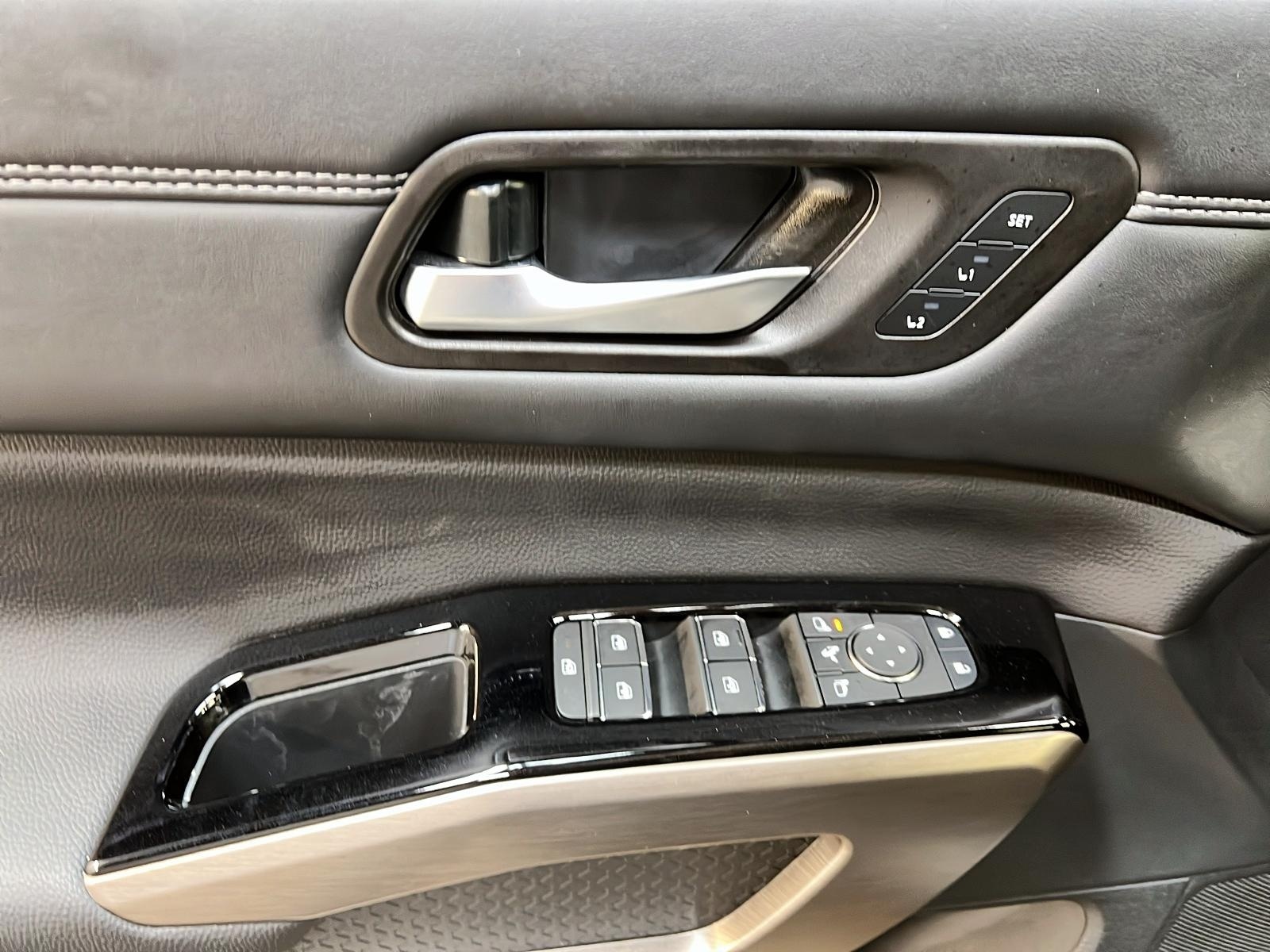 Nissan Pathfinder PLATINUM CUIR TOIT PANO NAV 4RM 2025 - image #26
