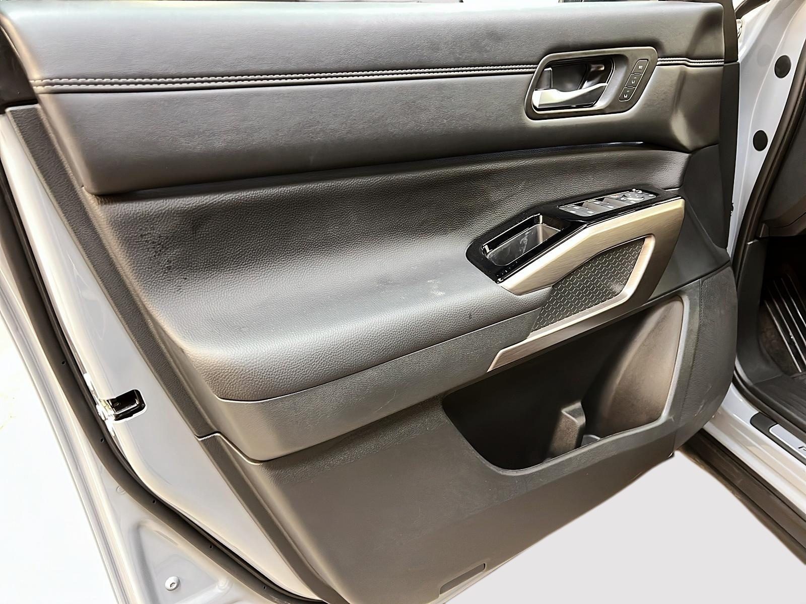 Nissan Pathfinder PLATINUM CUIR TOIT PANO NAV 4RM 2025 - image #27