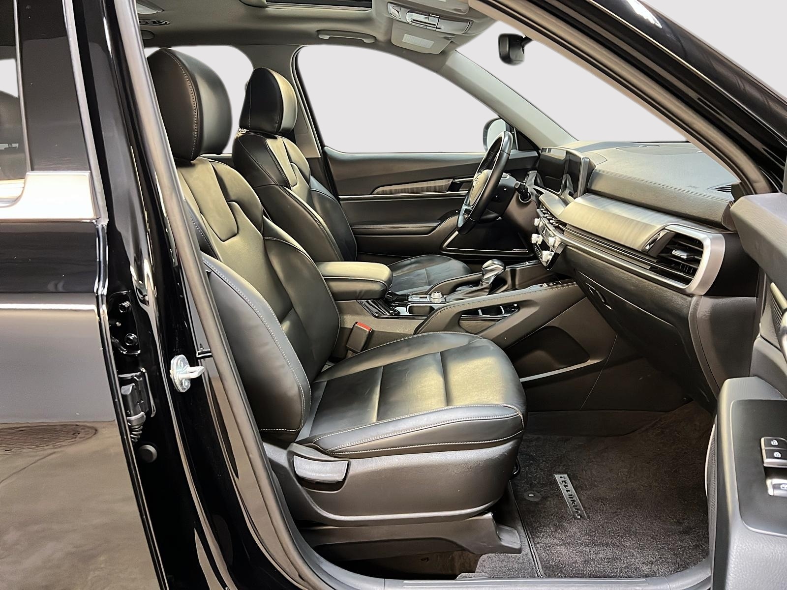 Kia TELLURIDE EX CUIR TOIT NAV 4RM 2024 - image #8