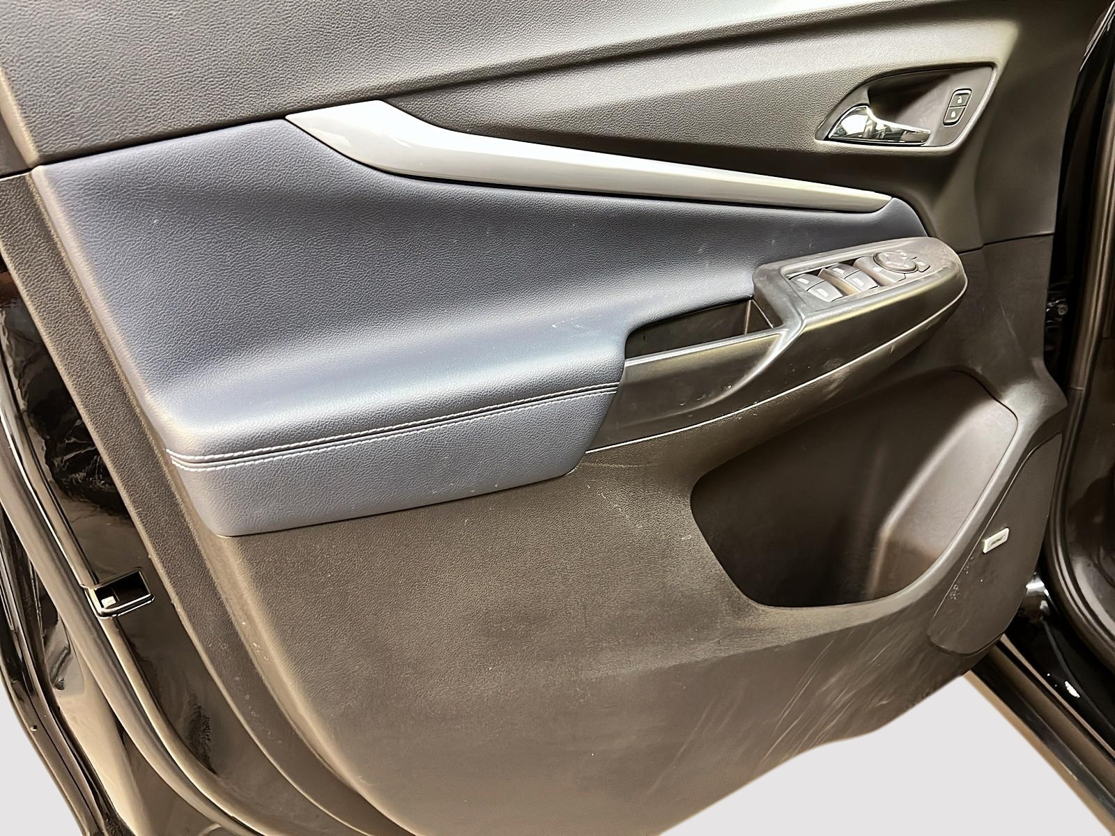 Chevrolet Bolt EUV 2022 - Image #25