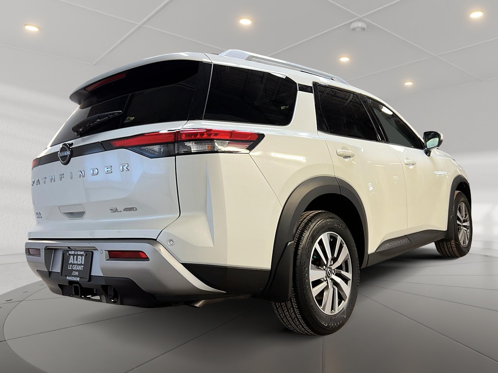 Nissan Pathfinder SL CUIR TOIT PANO NAV 4RM 2023 - image #4