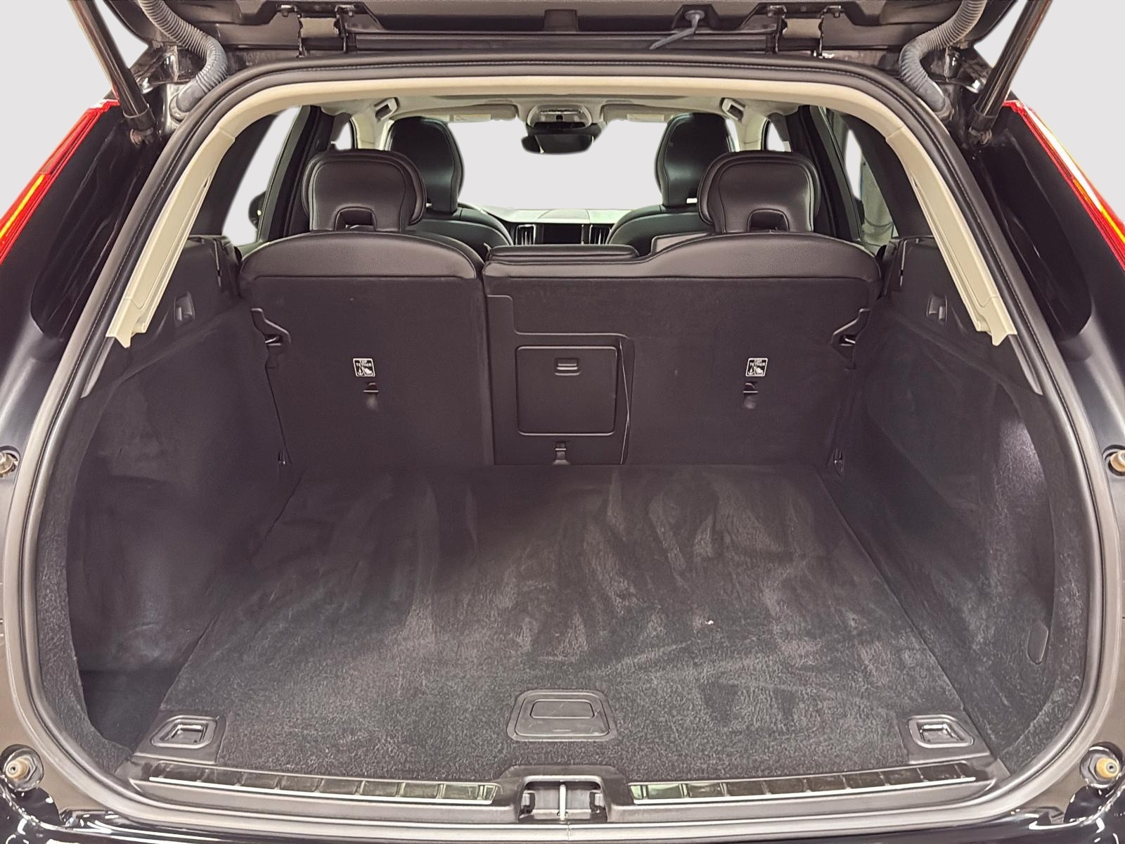 Volvo XC60 T6 MOMENTUM CUIR TOIT PANO NAV 4RM 2021 - image #13