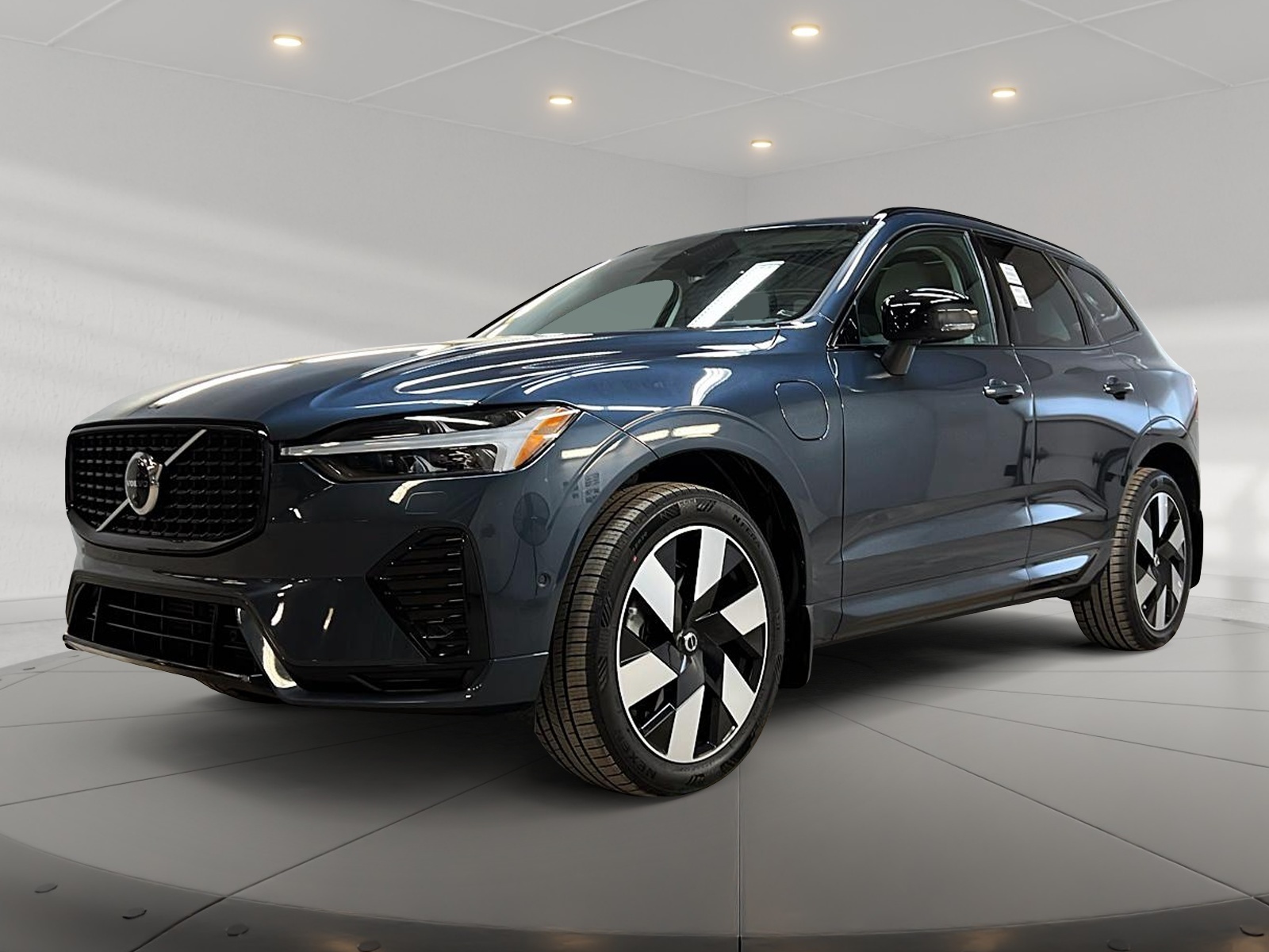 Volvo XC60 2024 - Image #1