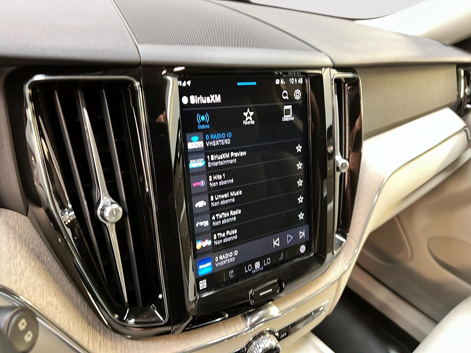 Volvo XC60 T8 RECHARGE PLUS CUIR TOIT PANO 4RM 2024 - image #19