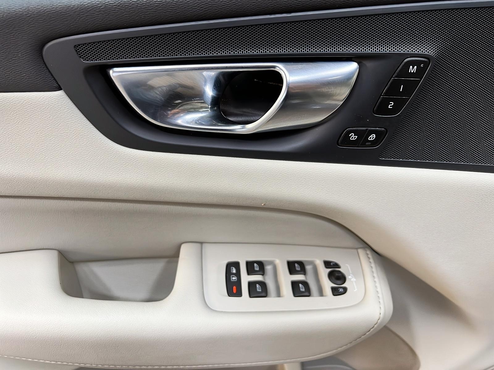 Volvo XC60 T8 RECHARGE PLUS CUIR TOIT PANO 4RM 2024 - image #26