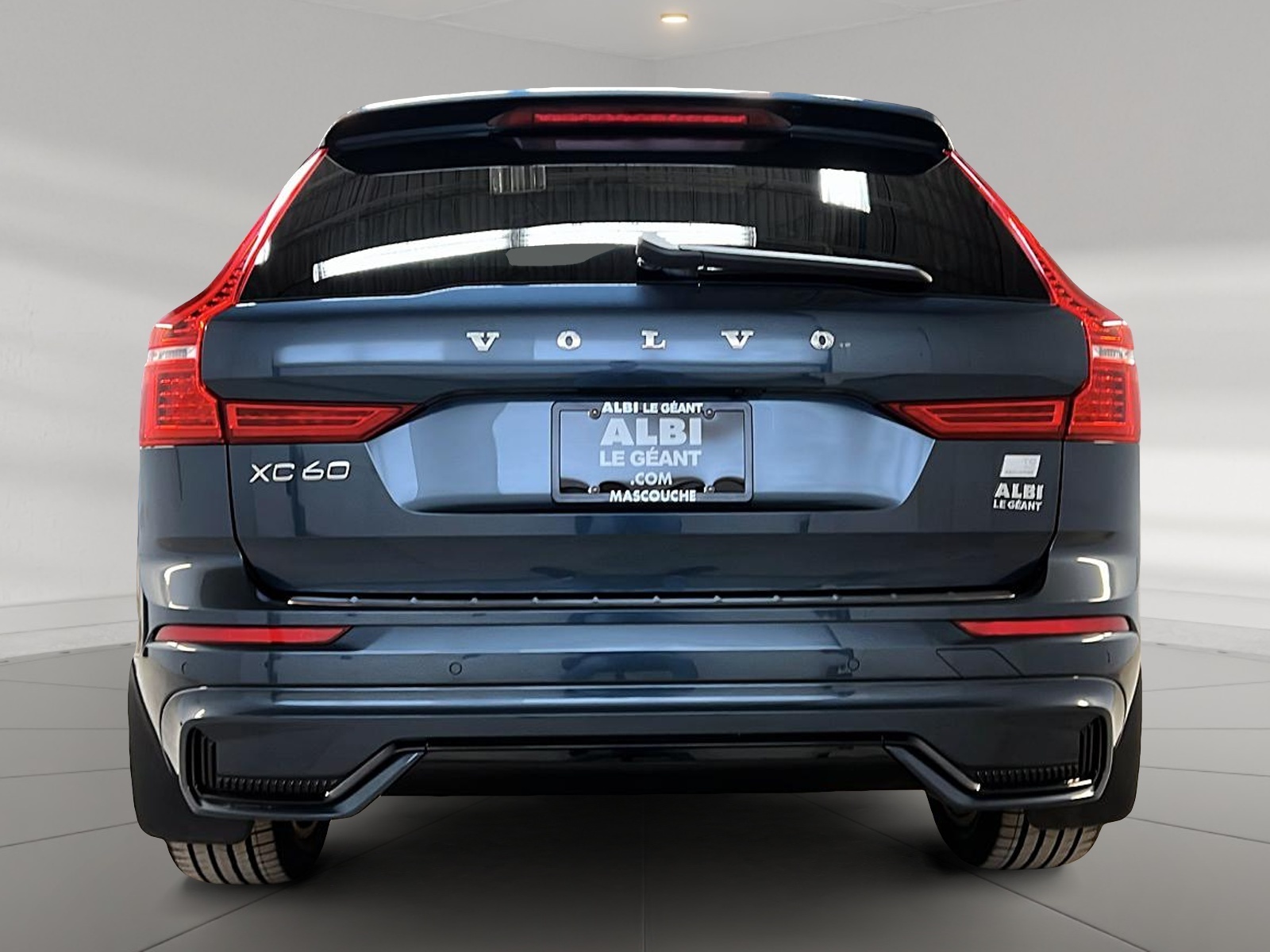 Volvo XC60 T8 RECHARGE PLUS CUIR TOIT PANO 4RM 2024 - image #5