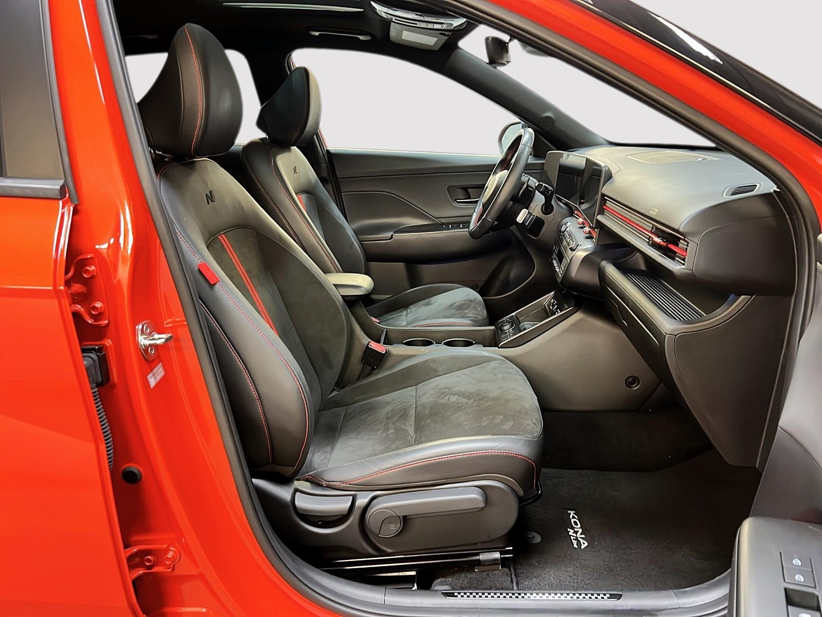 Hyundai Kona N-LINE 1.6T TOIT 4RM 2024 - image #8