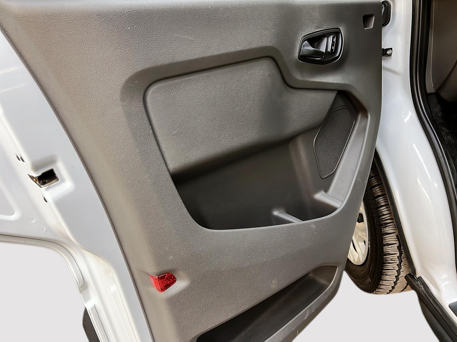 Ford Transit 250 2023 - Image #21