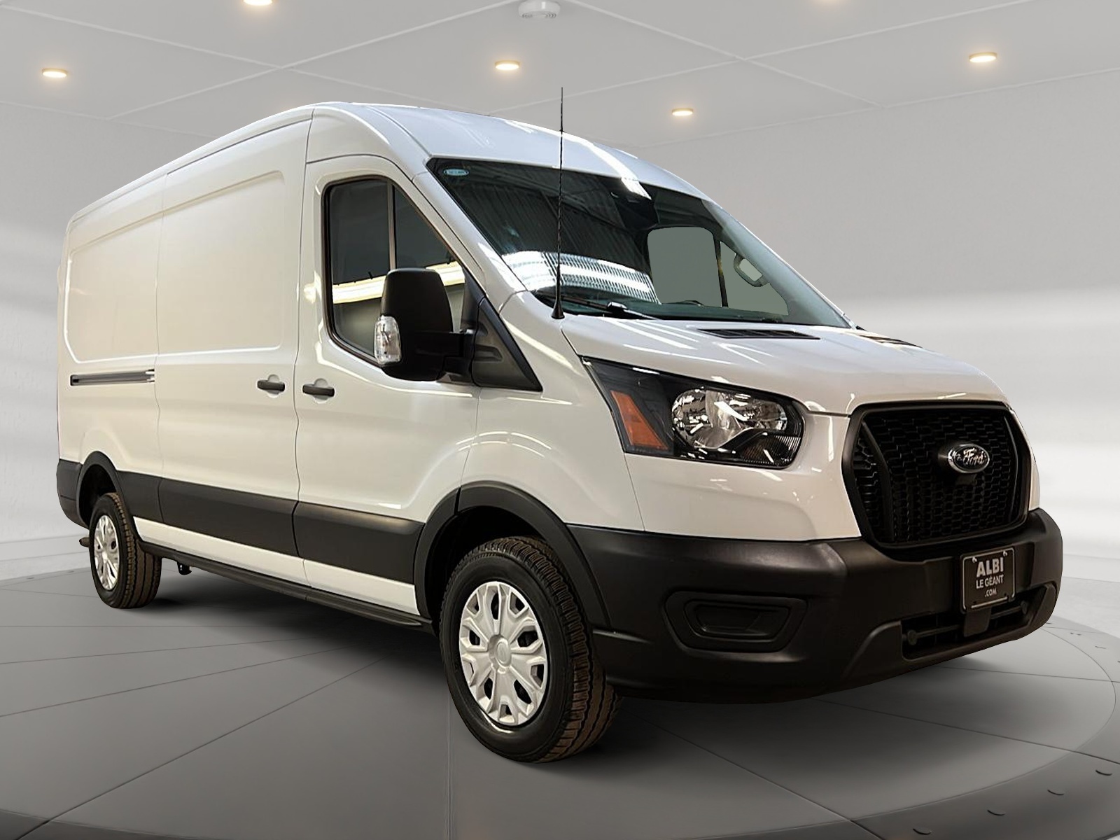 Ford Transit 250 CARGO TOIT MOYEN 148'' 2023 - image #3