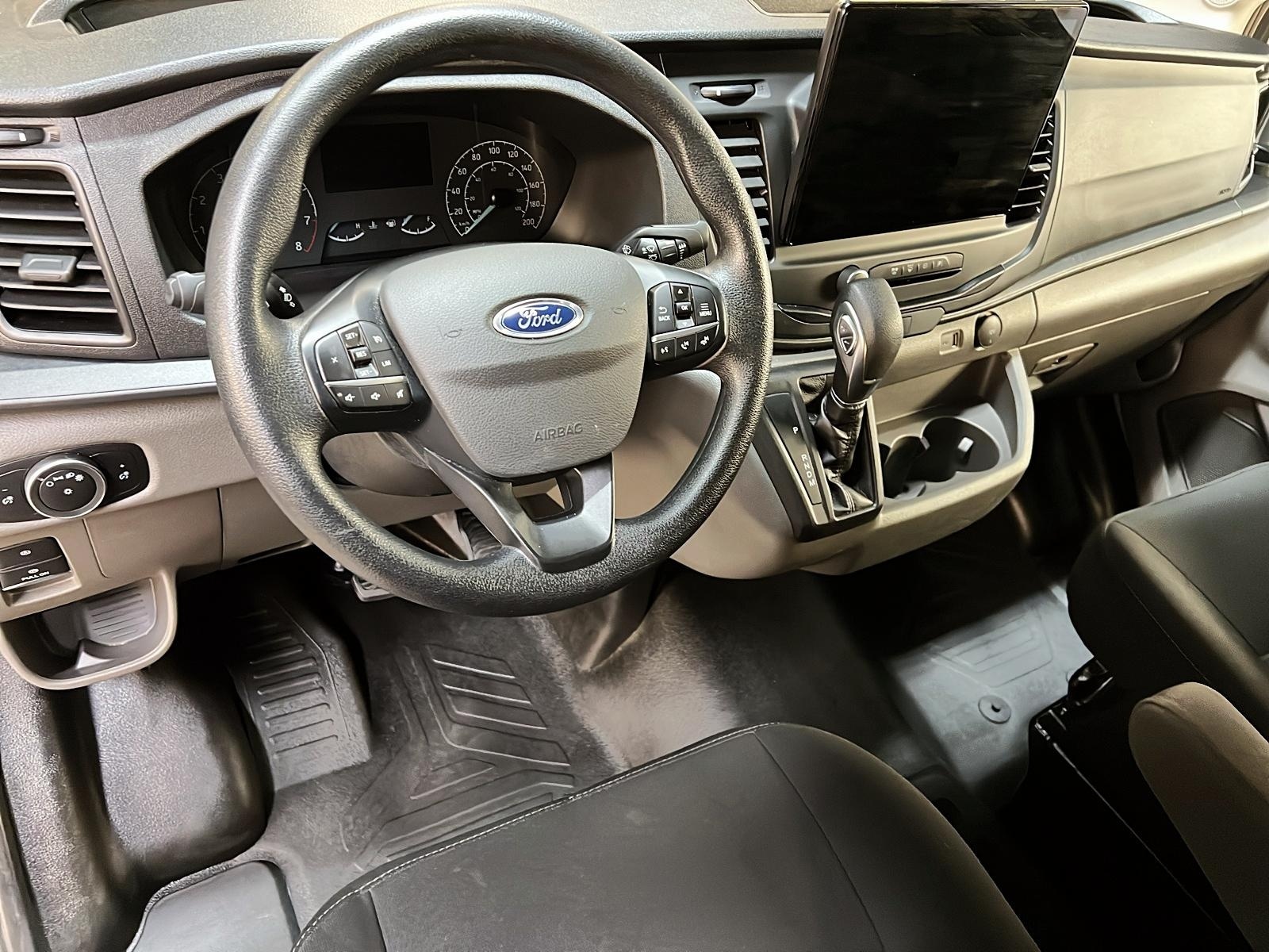 Ford Transit 250 CARGO TOIT MOYEN 148'' 2023 - image #10