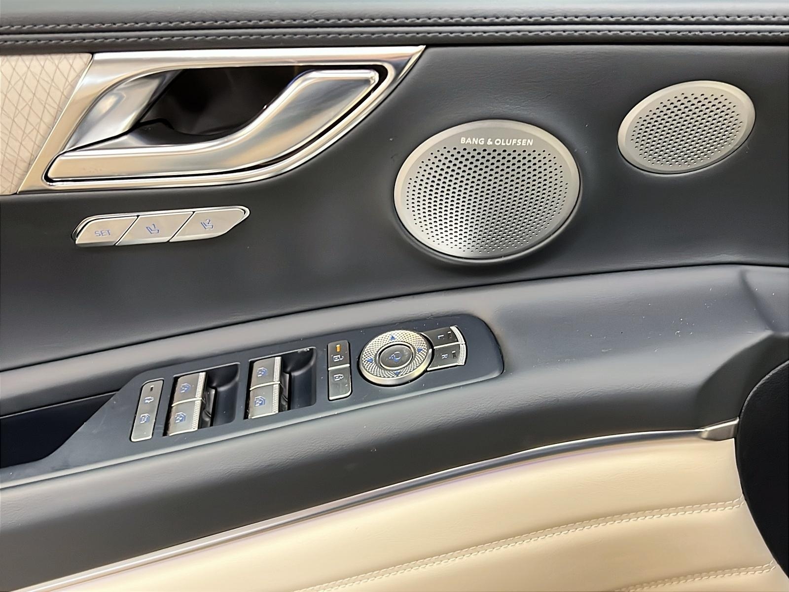 Genesis GV80 PRESTIGE 3.5T CUIR TOIT PANO NAV 4RM 2025 - image #27
