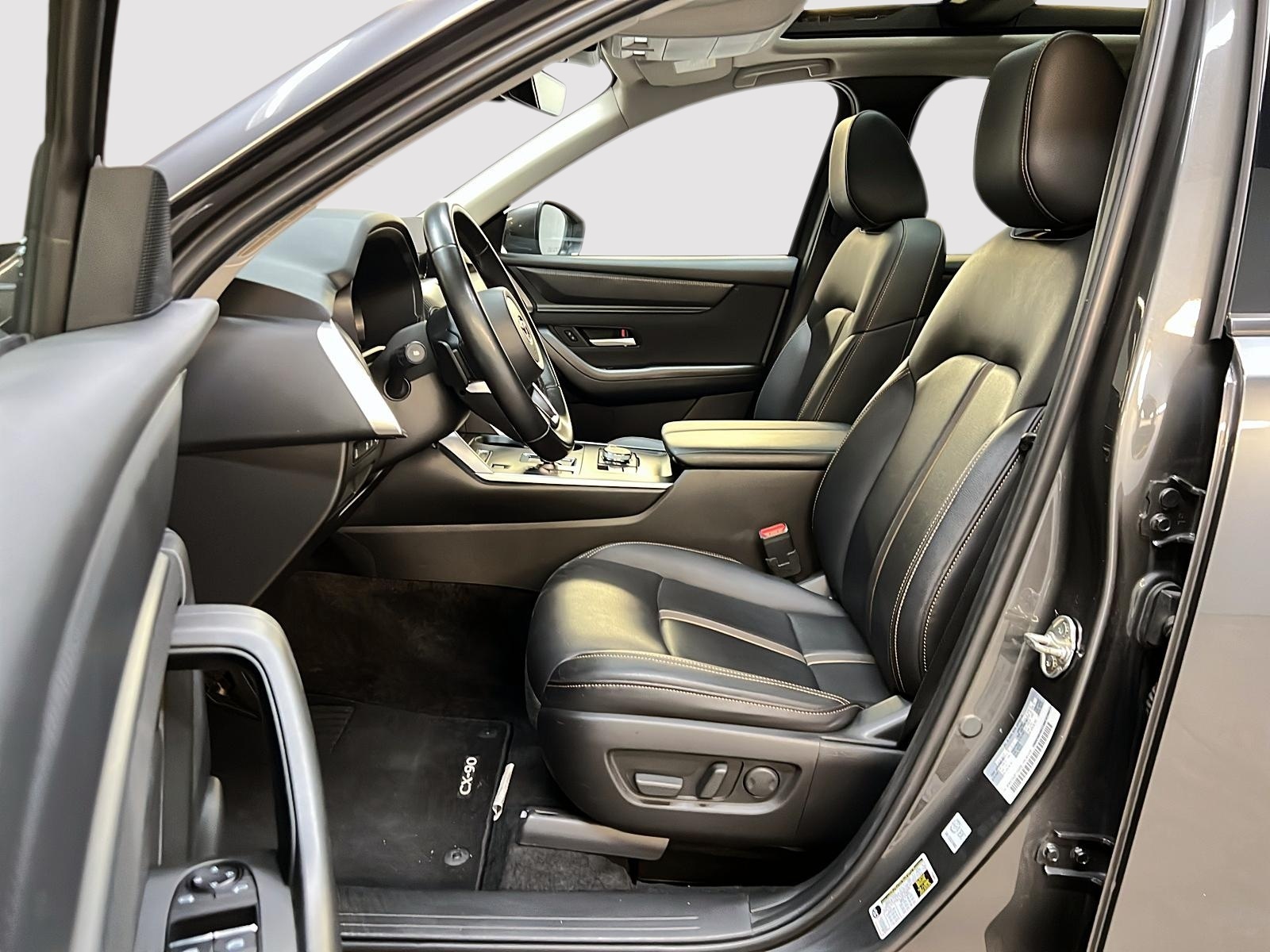 Mazda CX-90 GS LUXE PHEV CUIR TOIT PANO 4RM 2024 - image #7