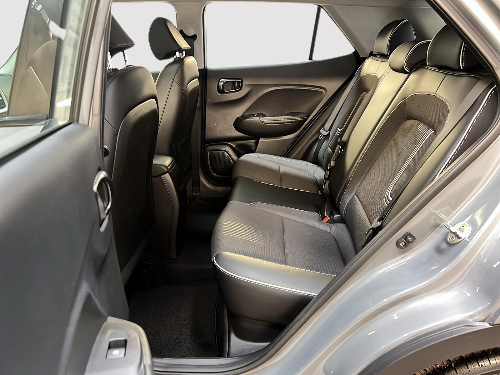 Hyundai Venue ULTIMATE TOIT 2023 - image #9