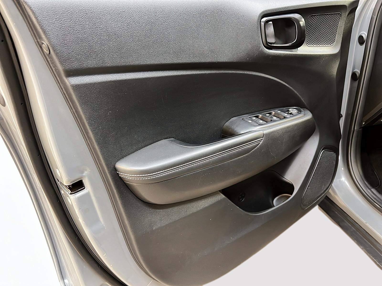 Hyundai Venue ULTIMATE TOIT 2023 - image #21