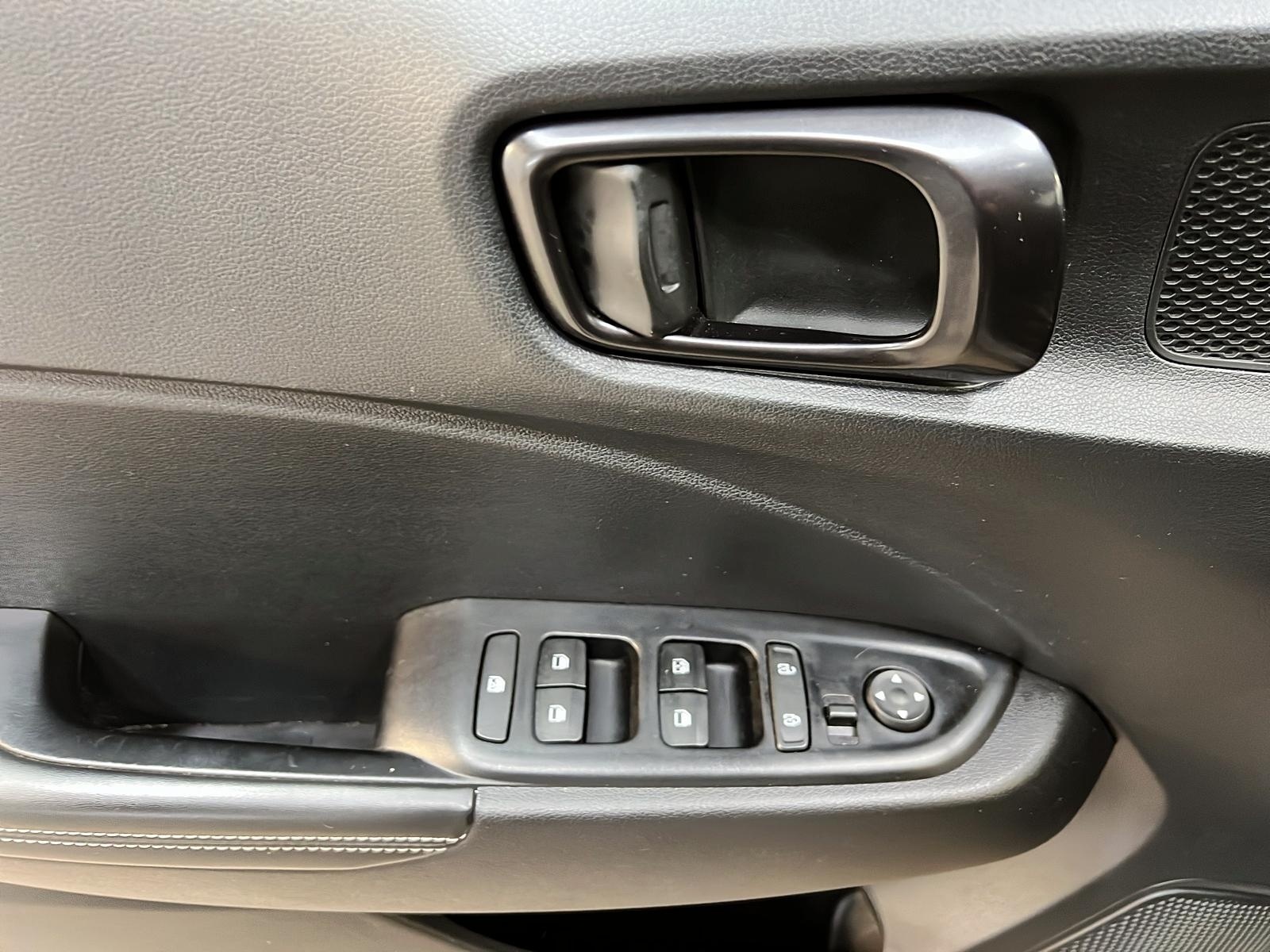 Hyundai Venue ULTIMATE TOIT 2023 - image #20