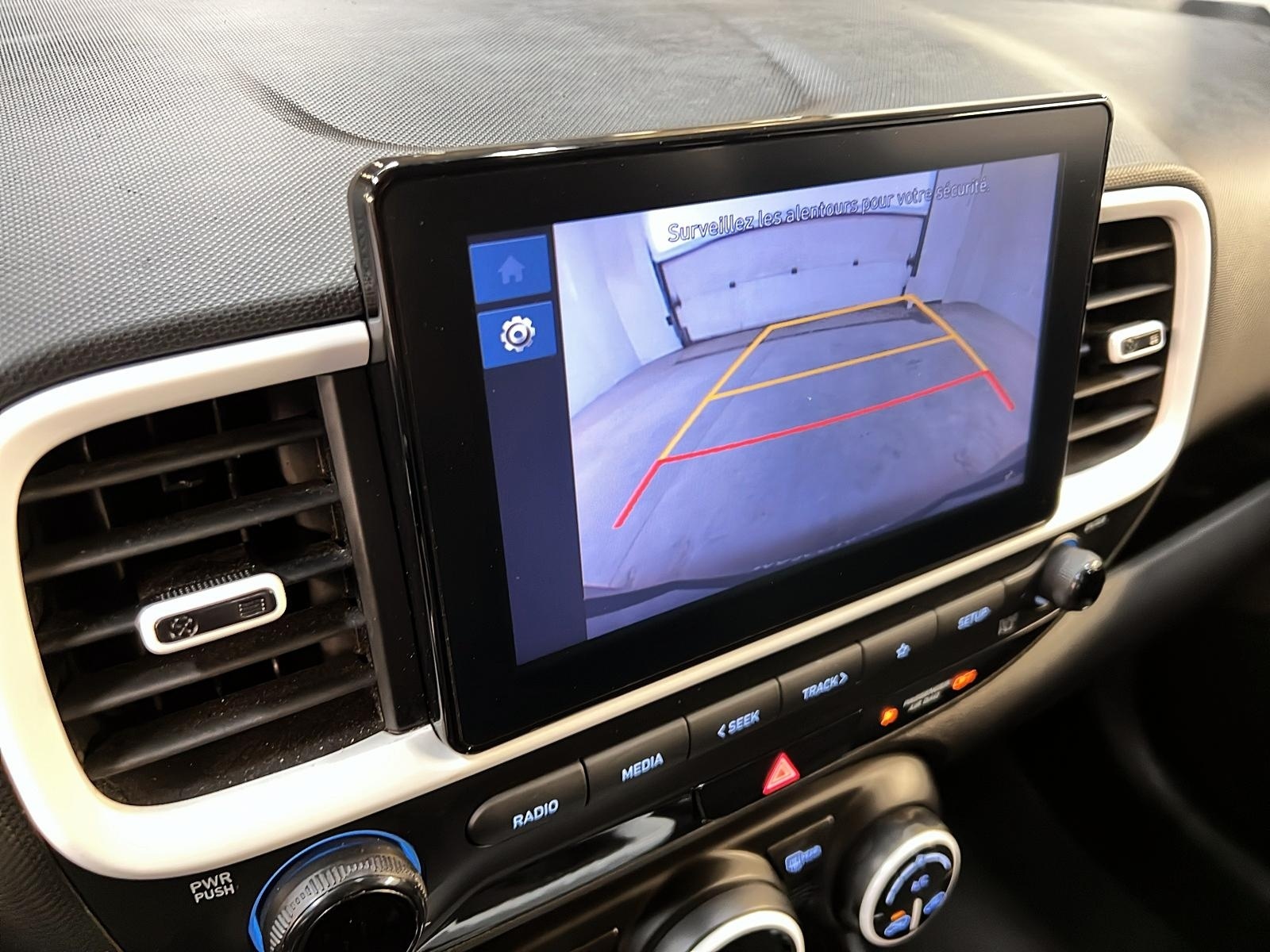Hyundai Venue ULTIMATE TOIT 2023 - image #15