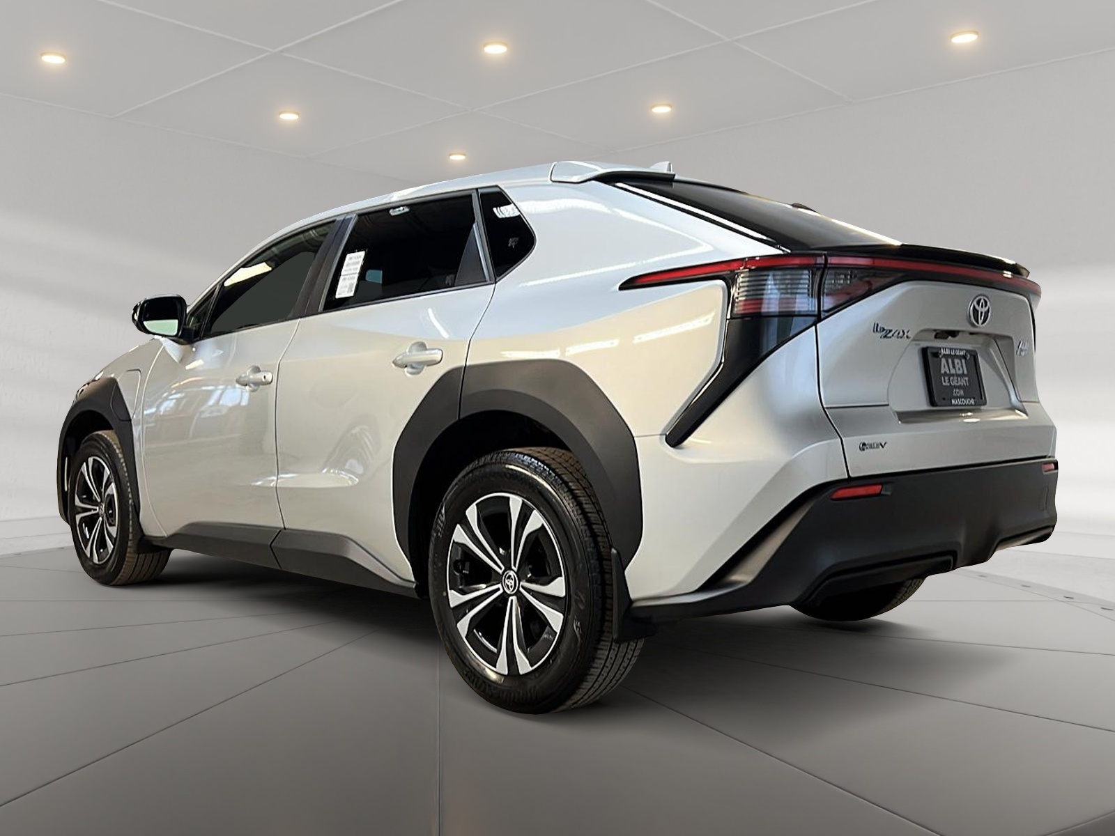 Toyota bZ4X LE 2024 - image #6