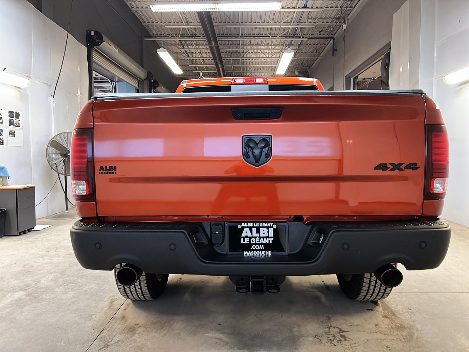 RAM 1500 Classic WARLOCK CREW CAB NAV 4X4 2023 - image #5