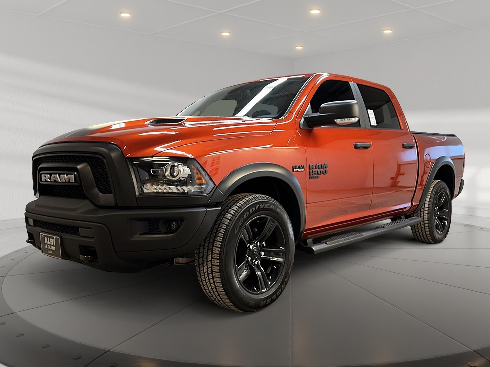 RAM 1500 Classic 2023 - Image #1