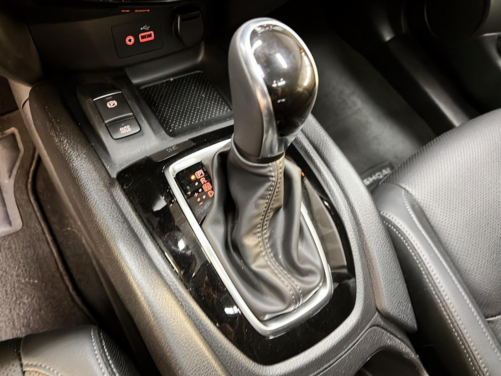 Nissan Qashqai SL CUIR TOIT NAV 4RM 2023 - image #14