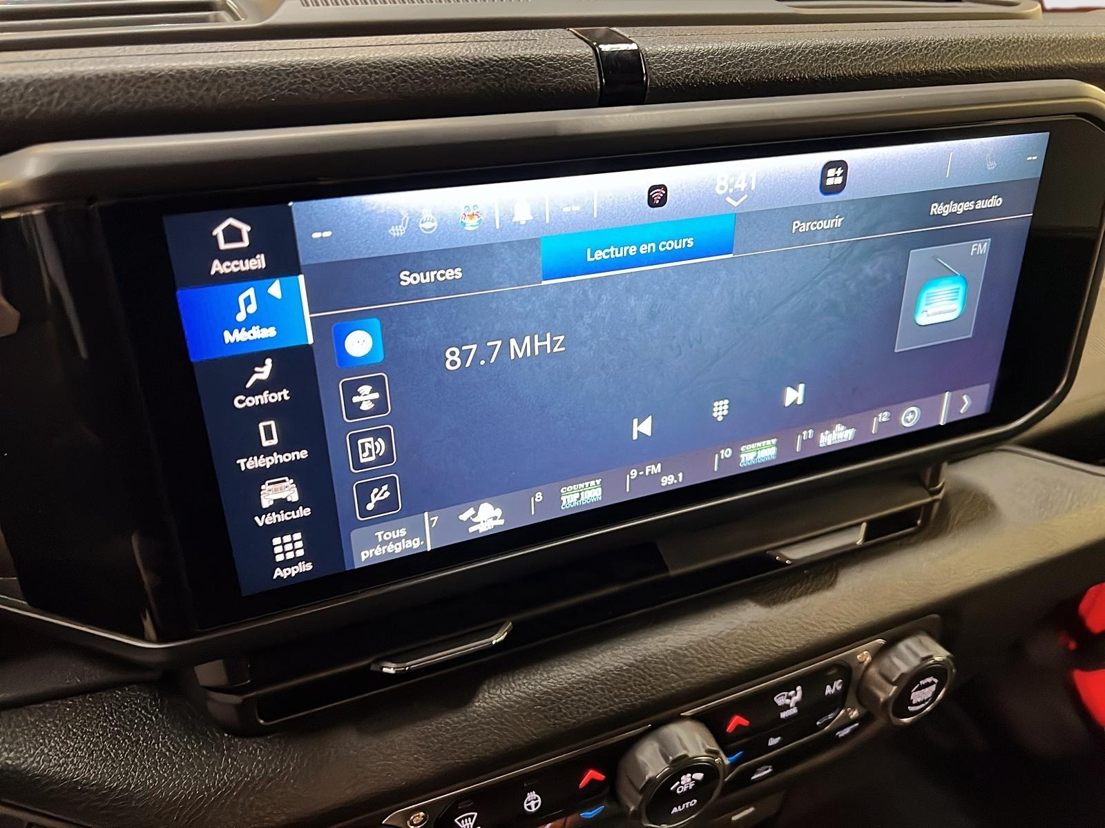 Jeep Wrangler WILLYS 4X4 2024 - image #15