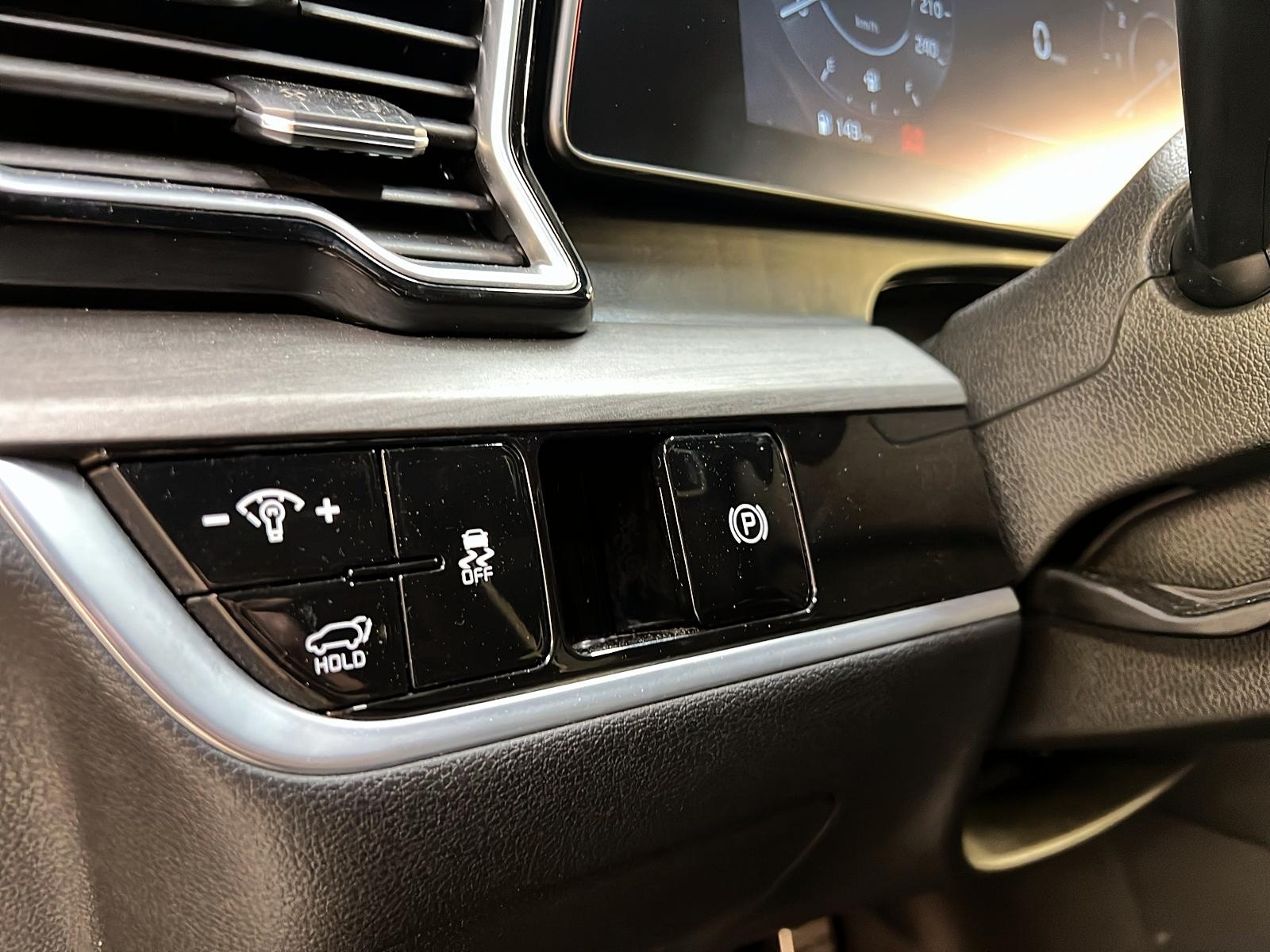Kia Sportage X-LINE LIMITED CUIR TOIT PANO NAV 4RM 2023 - image #23