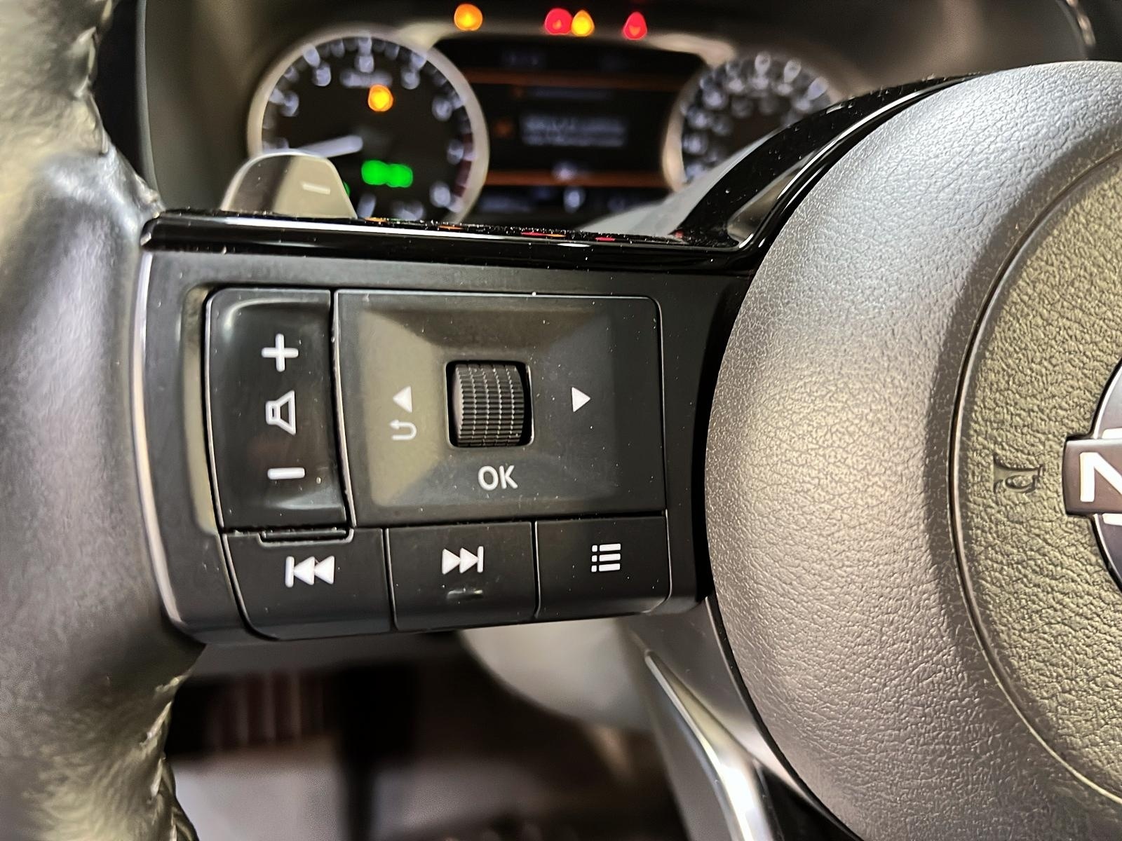 Nissan Pathfinder SL CUIR TOIT PANO NAV 4RM 2023 - image #24