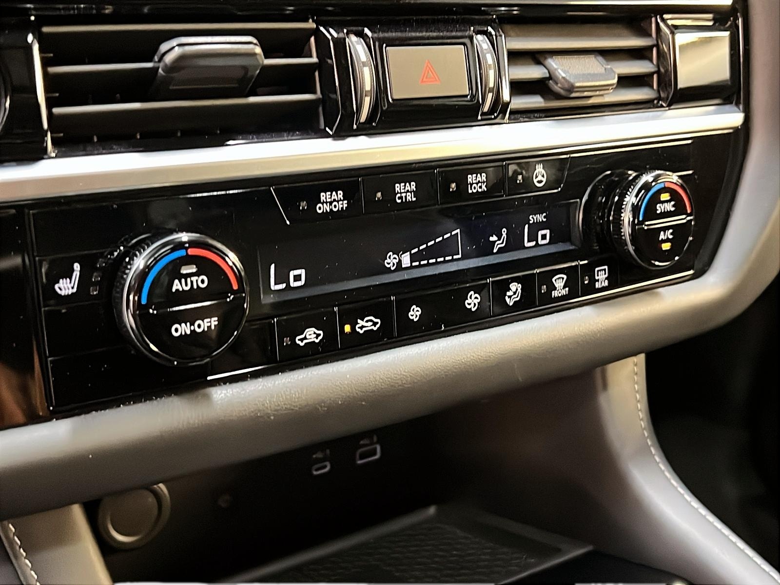 Nissan Pathfinder SL CUIR TOIT PANO NAV 4RM 2023 - image #18