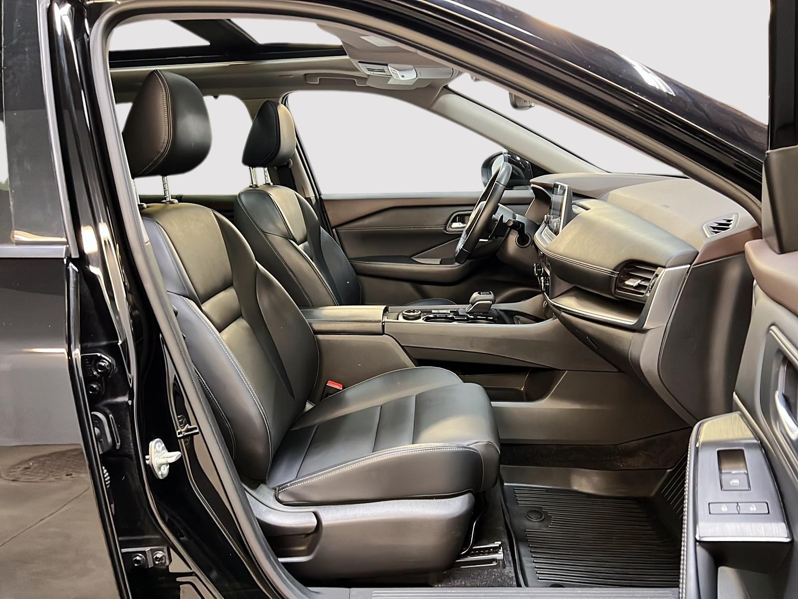 Nissan Rogue 2023 - Image #8