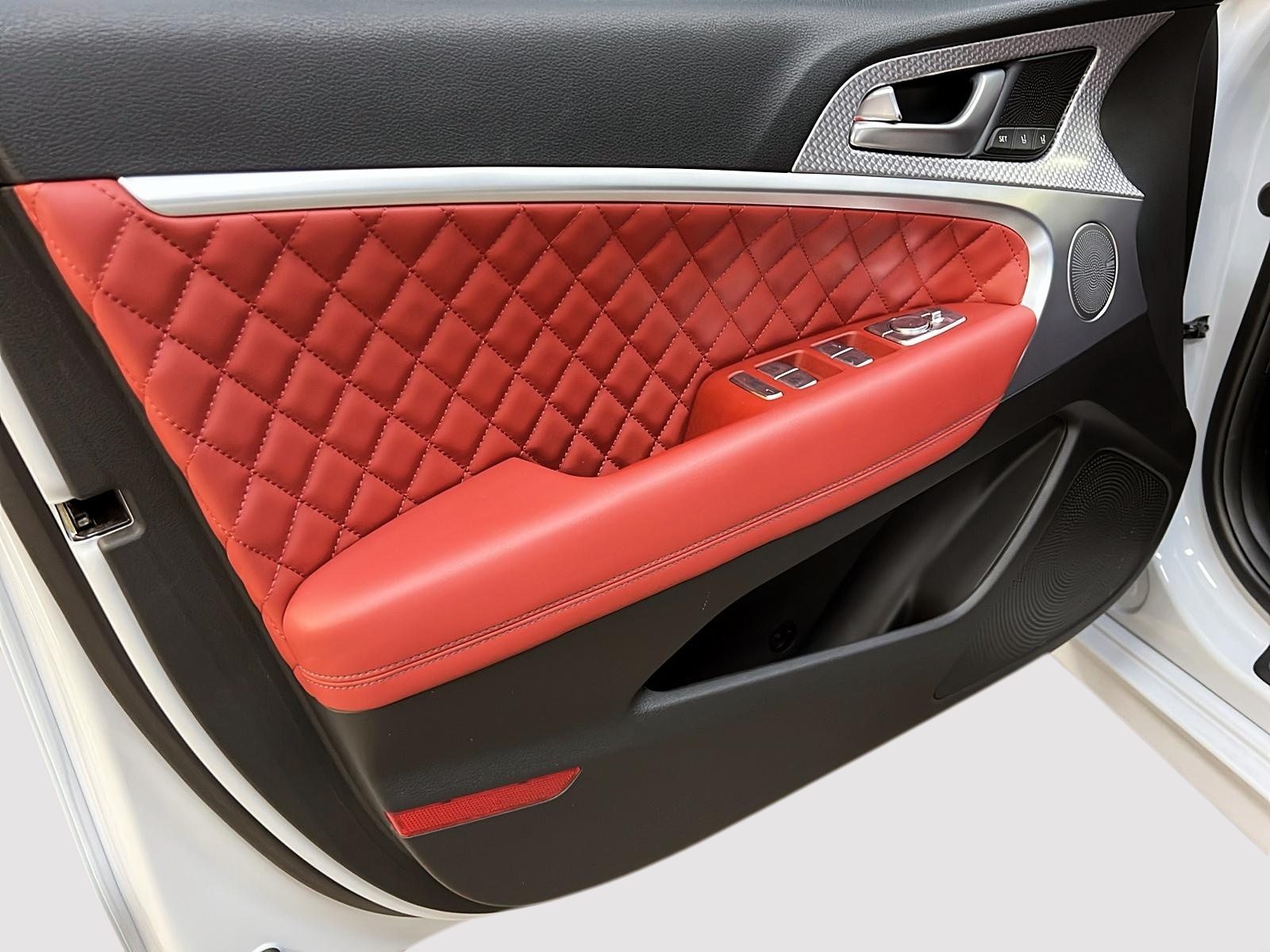 Genesis G70 2023 - Image #25