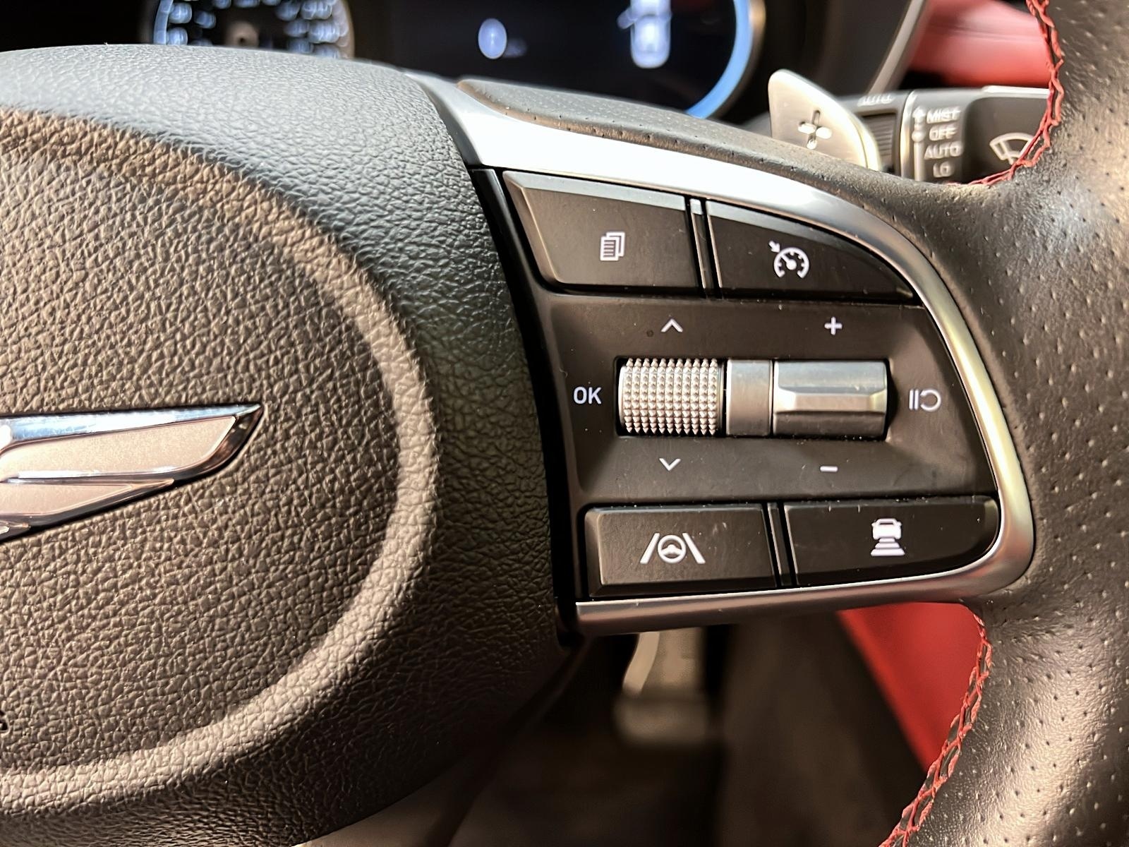 Genesis G70 SPORT 3.3T CUIR TOIT NAV 4RM 2023 - image #21