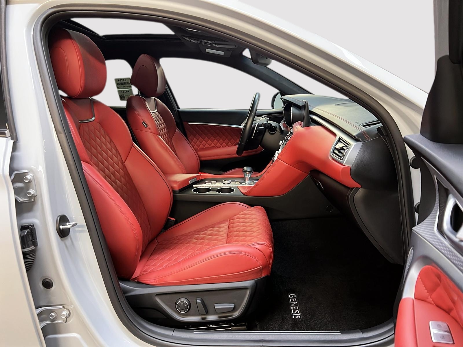 Genesis G70 SPORT 3.3T CUIR TOIT NAV 4RM 2023 - image #8