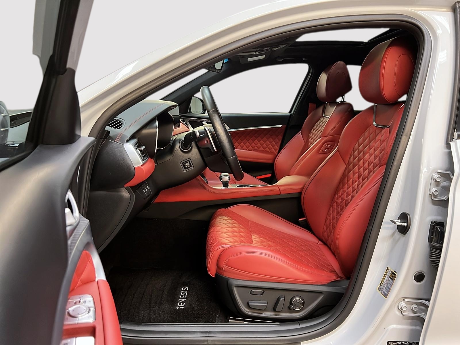 Genesis G70 SPORT 3.3T CUIR TOIT NAV 4RM 2023 - image #7